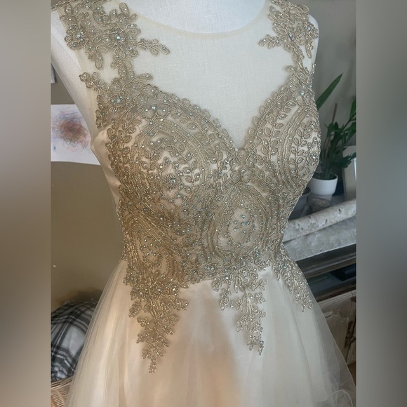 Chica formal dress gold cream short fluff beaded - Picture 6 of 15